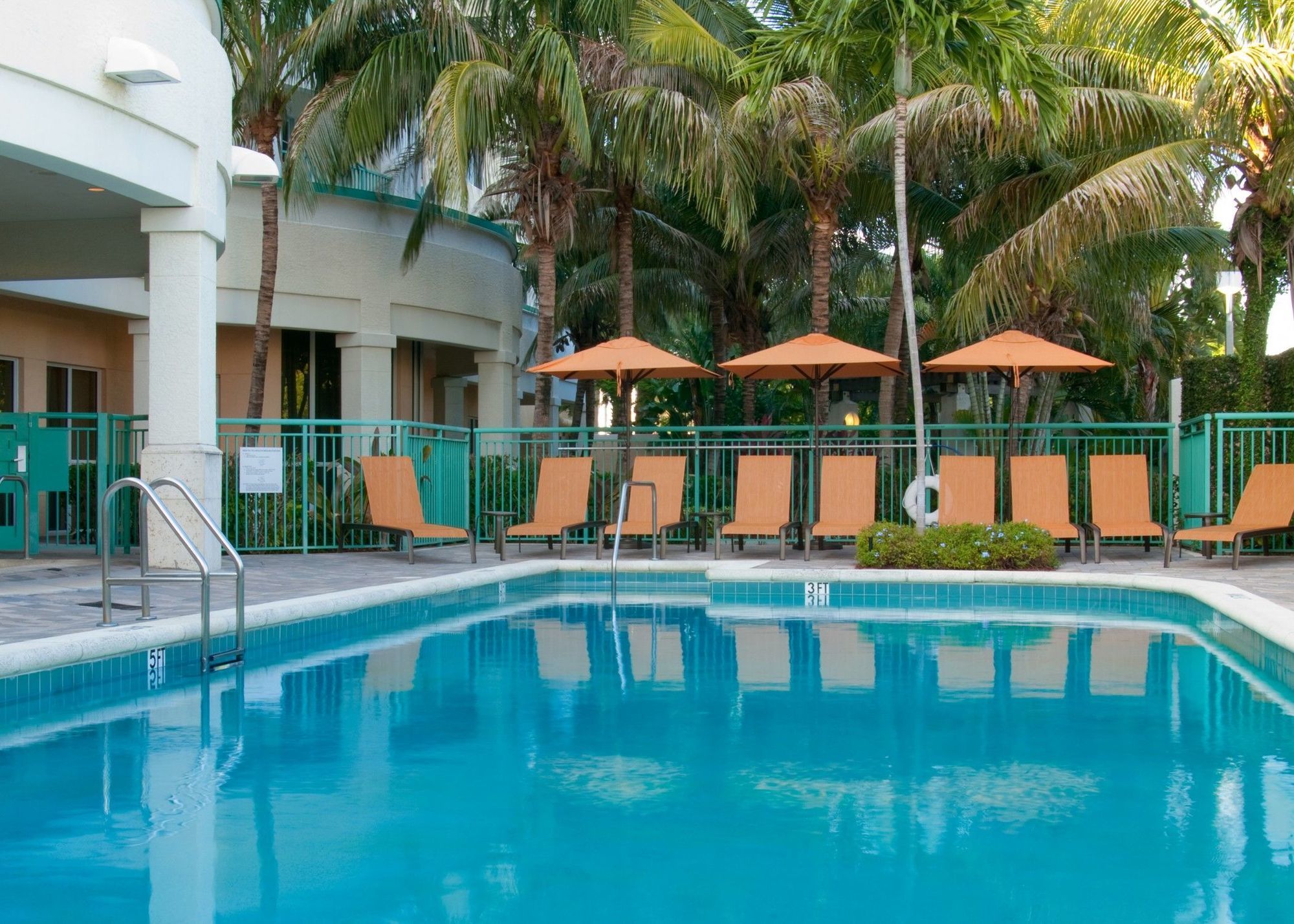 Courtyard By Marriott Fort Lauderdale Airport & Cruise Port Dania Beach Instalações foto